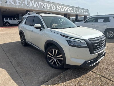 2023 Nissan Pathfinder Platinum