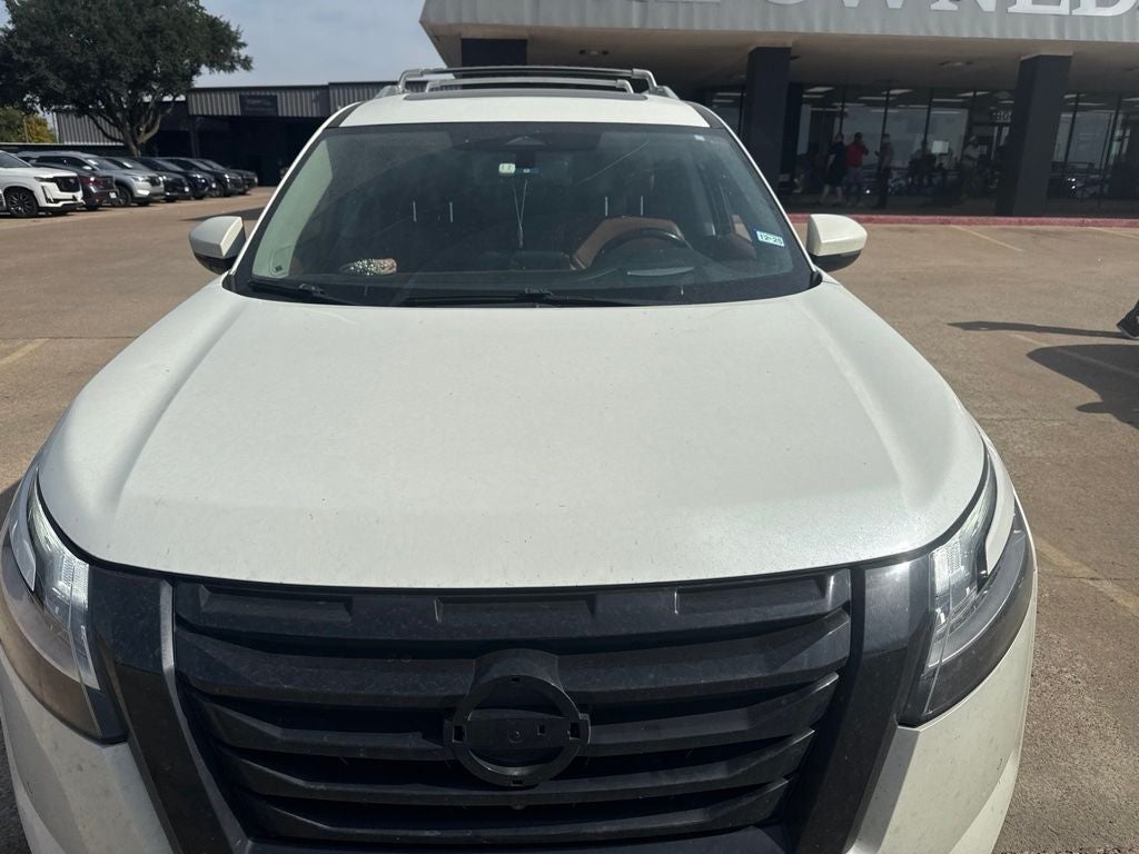 2023 Nissan Pathfinder Platinum