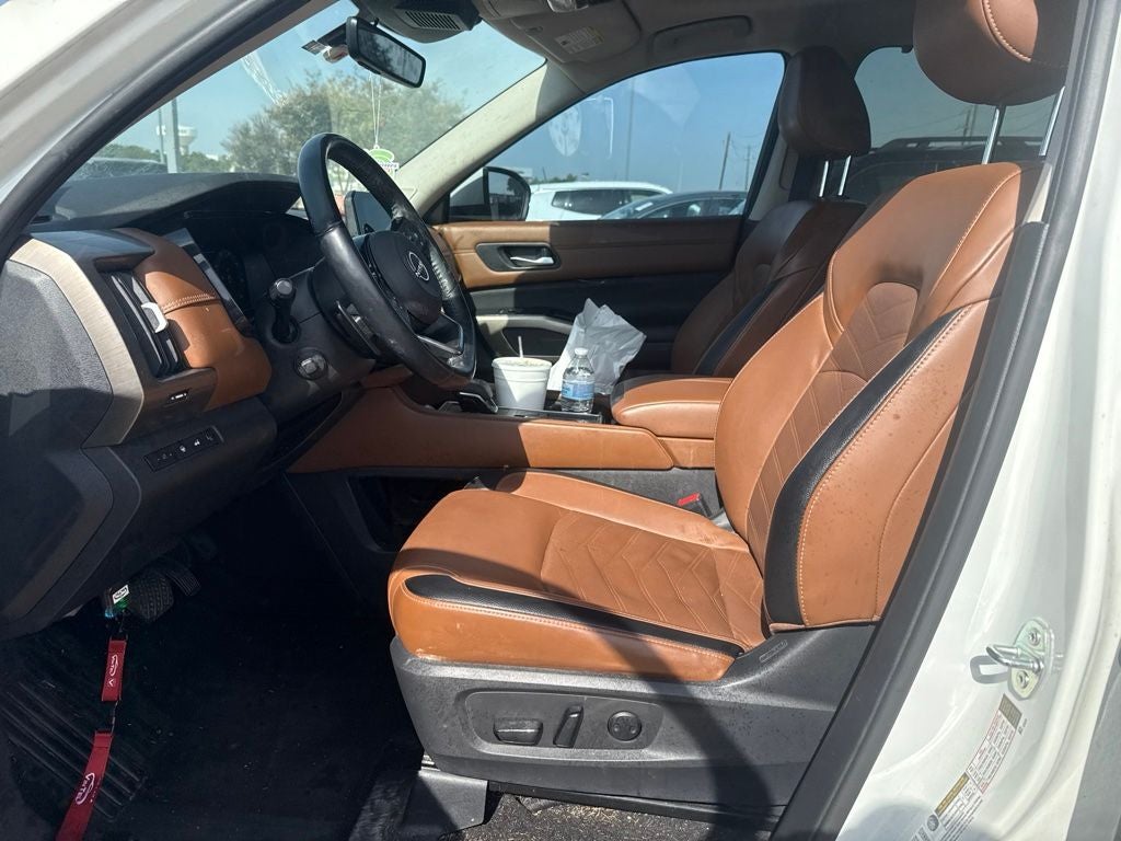 2023 Nissan Pathfinder Platinum