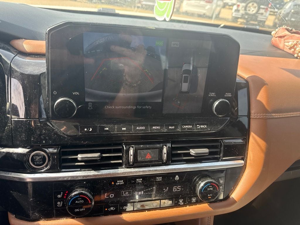 2023 Nissan Pathfinder Platinum