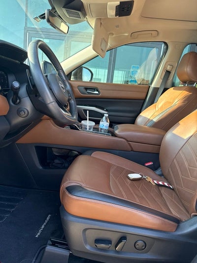 2023 Nissan Pathfinder Platinum