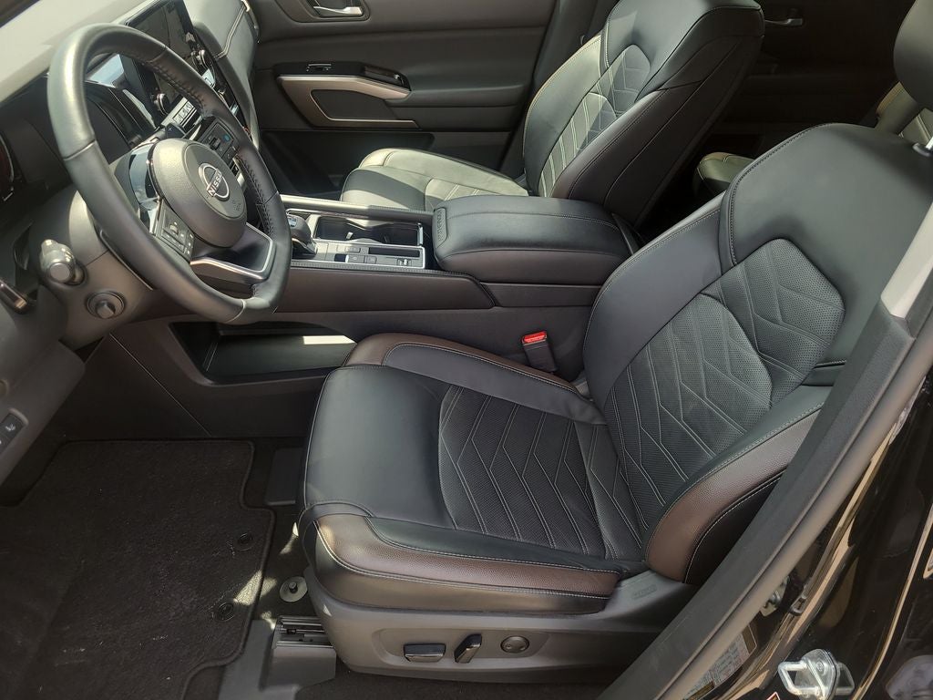 2024 Nissan Pathfinder Platinum