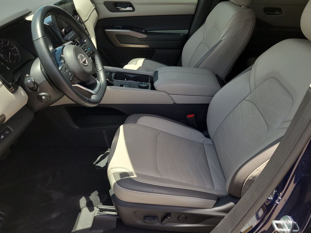 2022 Nissan Pathfinder Platinum