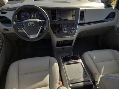 2020 Toyota Sienna XLE