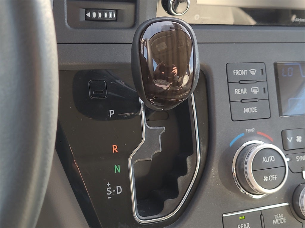 2020 Toyota Sienna XLE