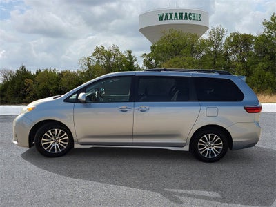2020 Toyota Sienna XLE