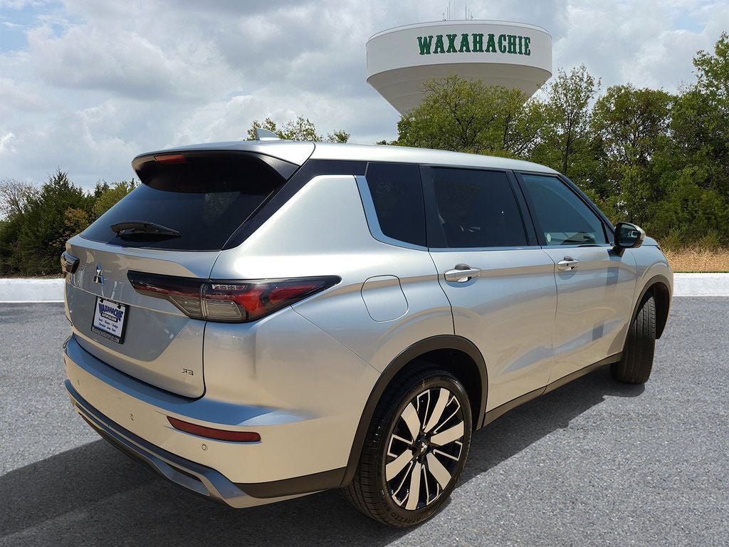 2025 Mitsubishi Outlander SE