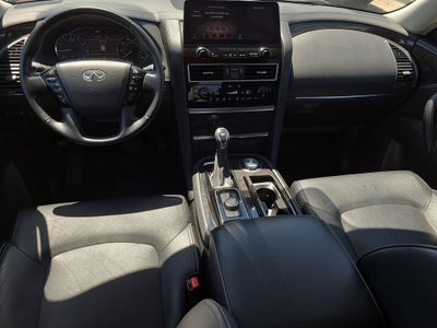 2024 INFINITI QX80 LUXE