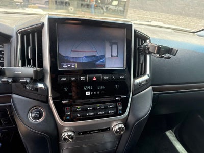 2018 Toyota Land Cruiser Base