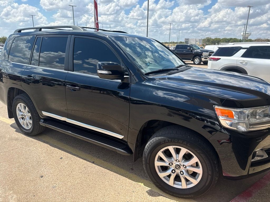 2018 Toyota Land Cruiser Base