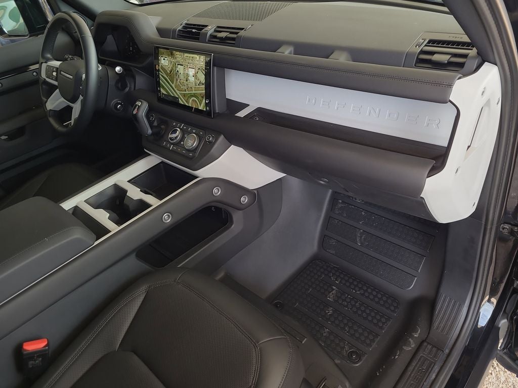 2025 Land Rover Defender 110 S