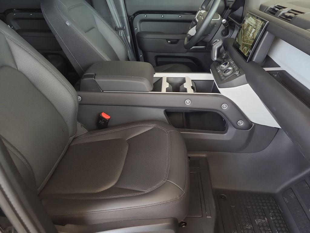 2025 Land Rover Defender 110 S