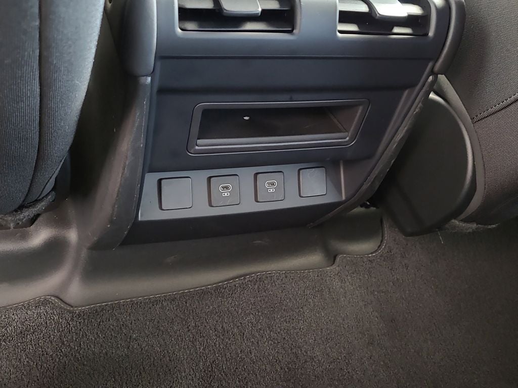 2025 Land Rover Defender 110 S