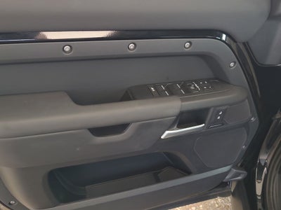 2025 Land Rover Defender 110 S