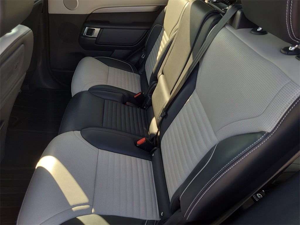 2023 Land Rover Discovery S R-Dynamic