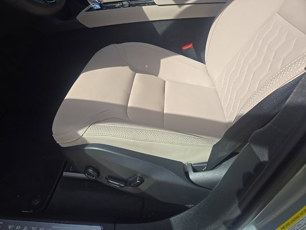 2026 Volvo XC90 Plus